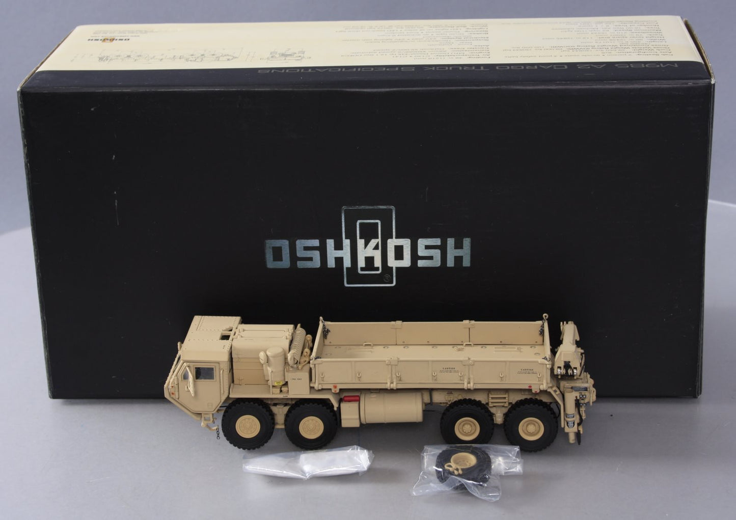 TWH Collectibles 077-01074 1:50 Diecast Oshkosh HEMTT M985 A2 Cargo Truck