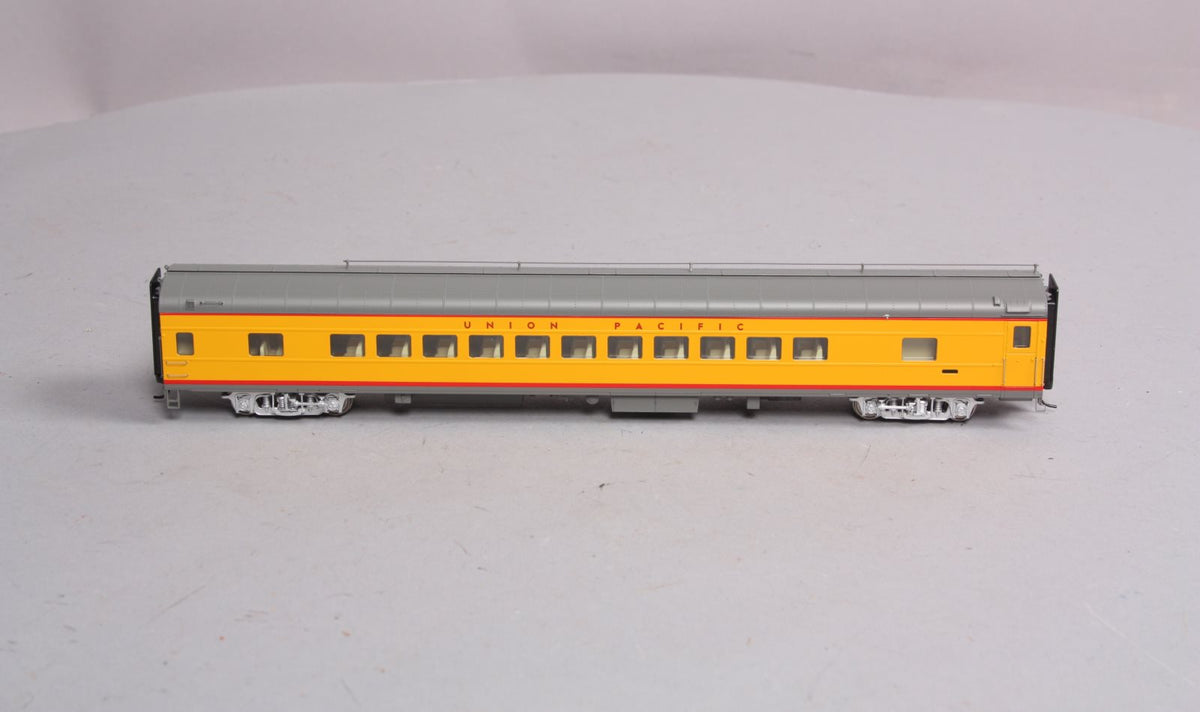 Walthers 932-9530 HO Scale Union Pacific Cities Series ACF Coach Car LN/Box