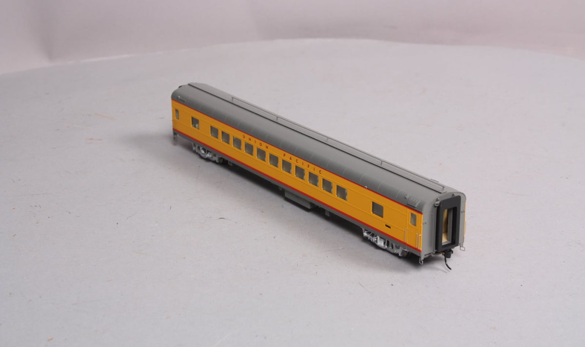 Walthers 932-9530 HO Scale Union Pacific Cities Series ACF Coach Car LN/Box