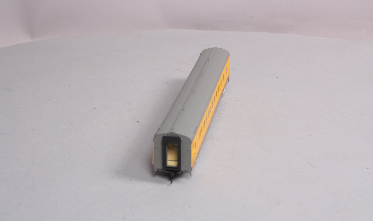 Walthers 932-9530 HO Scale Union Pacific Cities Series ACF Coach Car LN/Box