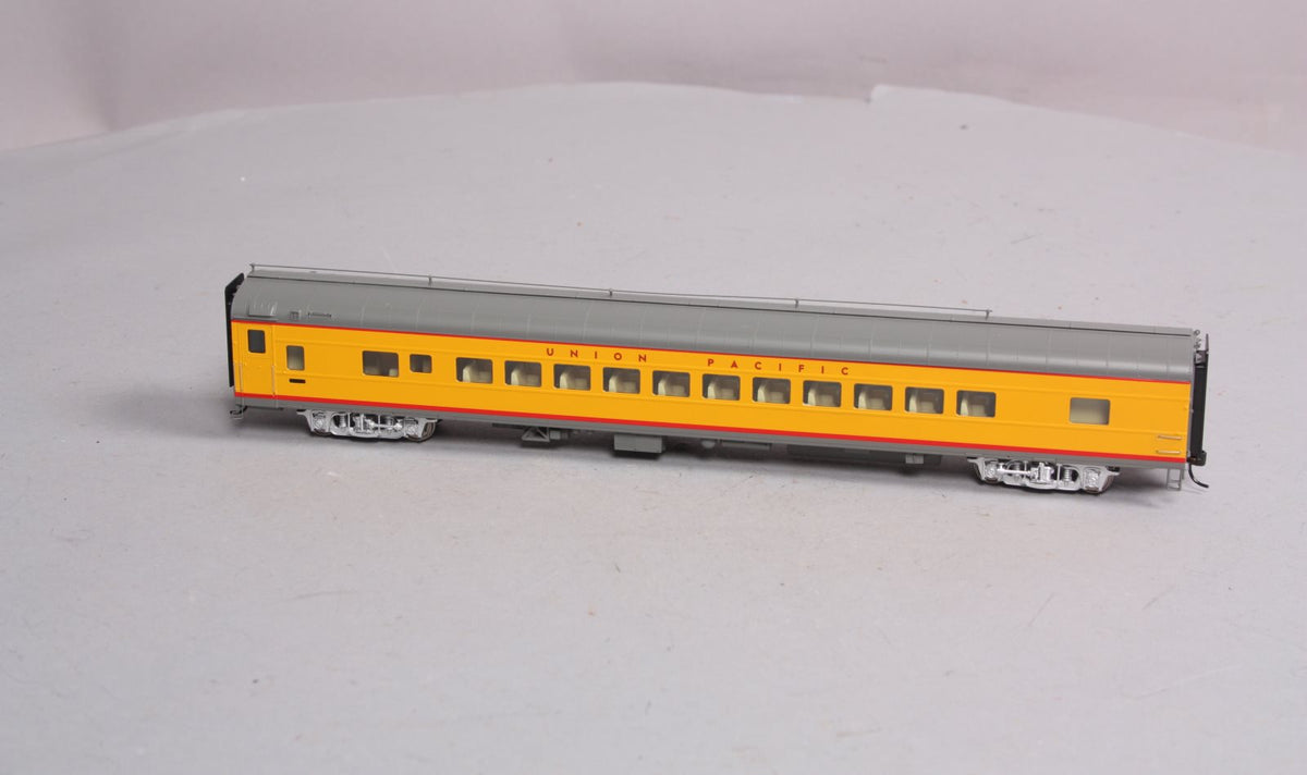 Walthers 932-9530 HO Scale Union Pacific Cities Series ACF Coach Car LN/Box