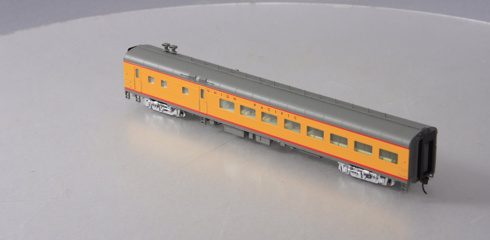 Walthers 932-9550 HO Scale Union Pacific Cities Series ACF Café-Lounge Car LN/Box