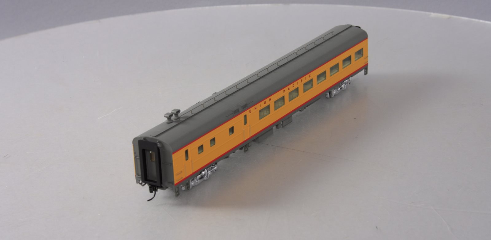 Walthers 932-9550 HO Scale Union Pacific Cities Series ACF Café-Lounge Car LN/Box