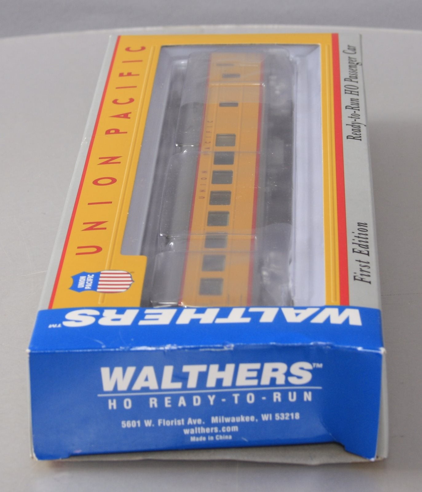 Walthers 932-9550 HO Scale Union Pacific Cities Series ACF Café-Lounge Car LN/Box