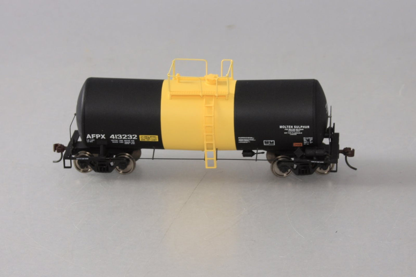 Walthers 932-7205 HO Allied Chemical UTLX 16k Gal. Funnel Flow Tank Car #413232 LN/Box