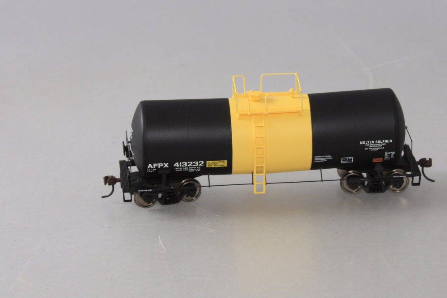 Walthers 932-7205 HO Allied Chemical UTLX 16k Gal. Funnel Flow Tank Car #413232 LN/Box