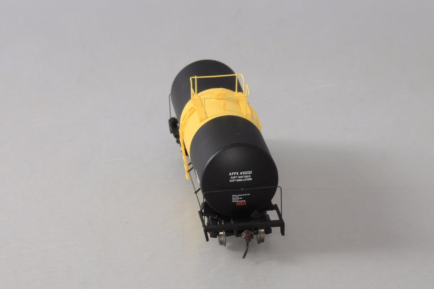 Walthers 932-7205 HO Allied Chemical UTLX 16k Gal. Funnel Flow Tank Car #413232 LN/Box