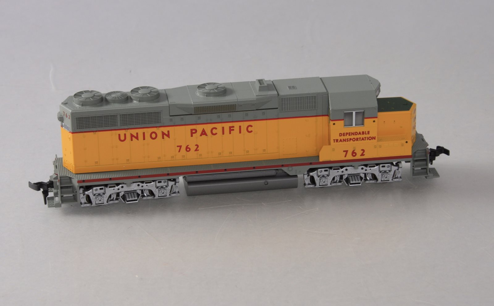 Kato 37-02D HO Scale Union Pacific EMD GP35 Phase 1a Diesel Locomotive #762 LN/Box