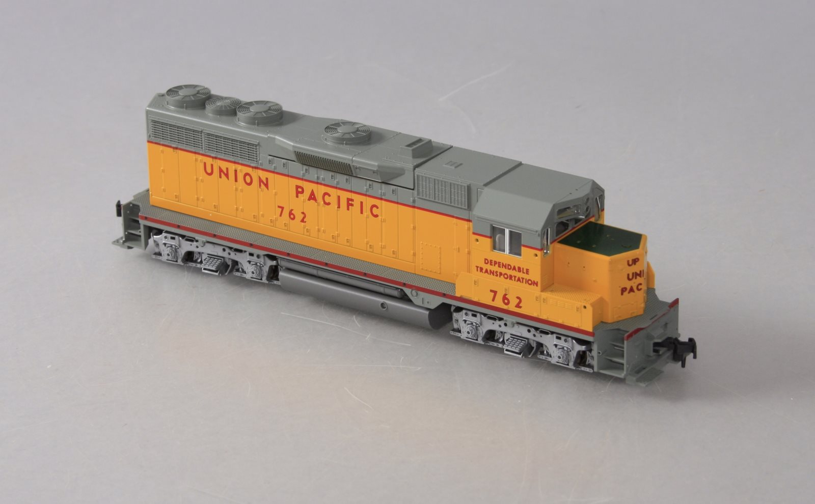 Kato 37-02D HO Scale Union Pacific EMD GP35 Phase 1a Diesel Locomotive #762 LN/Box