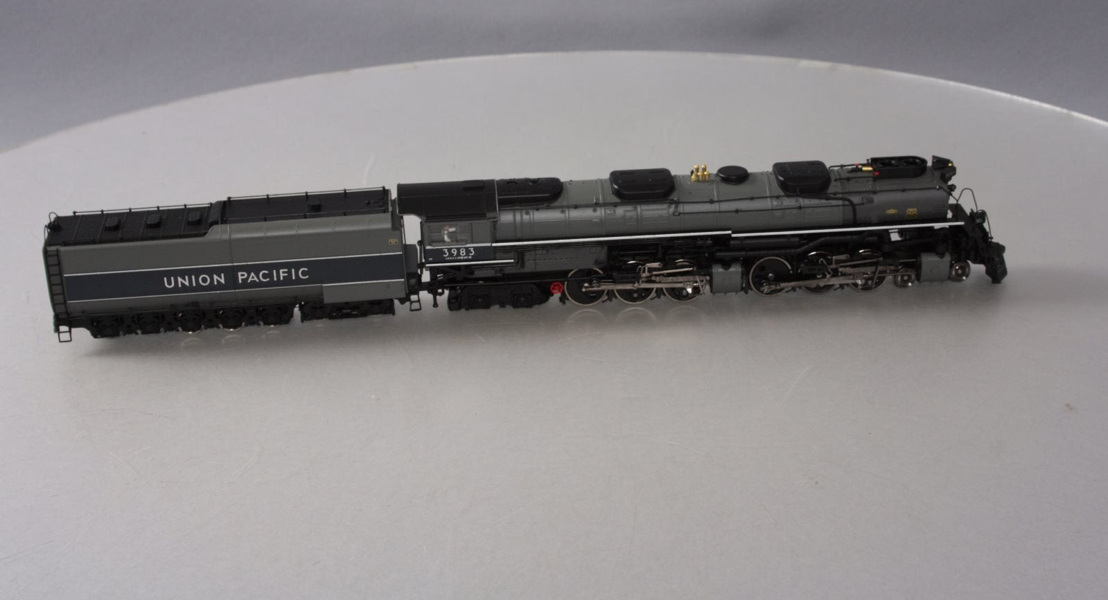 MTH 80-3159-1 Union Pacific HO Scale 4-6-6-4 Gray Challenger #3983