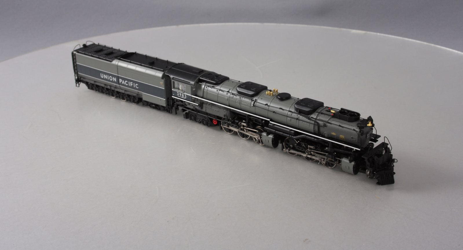 MTH 80-3159-1 Union Pacific HO Scale 4-6-6-4 Gray Challenger #3983