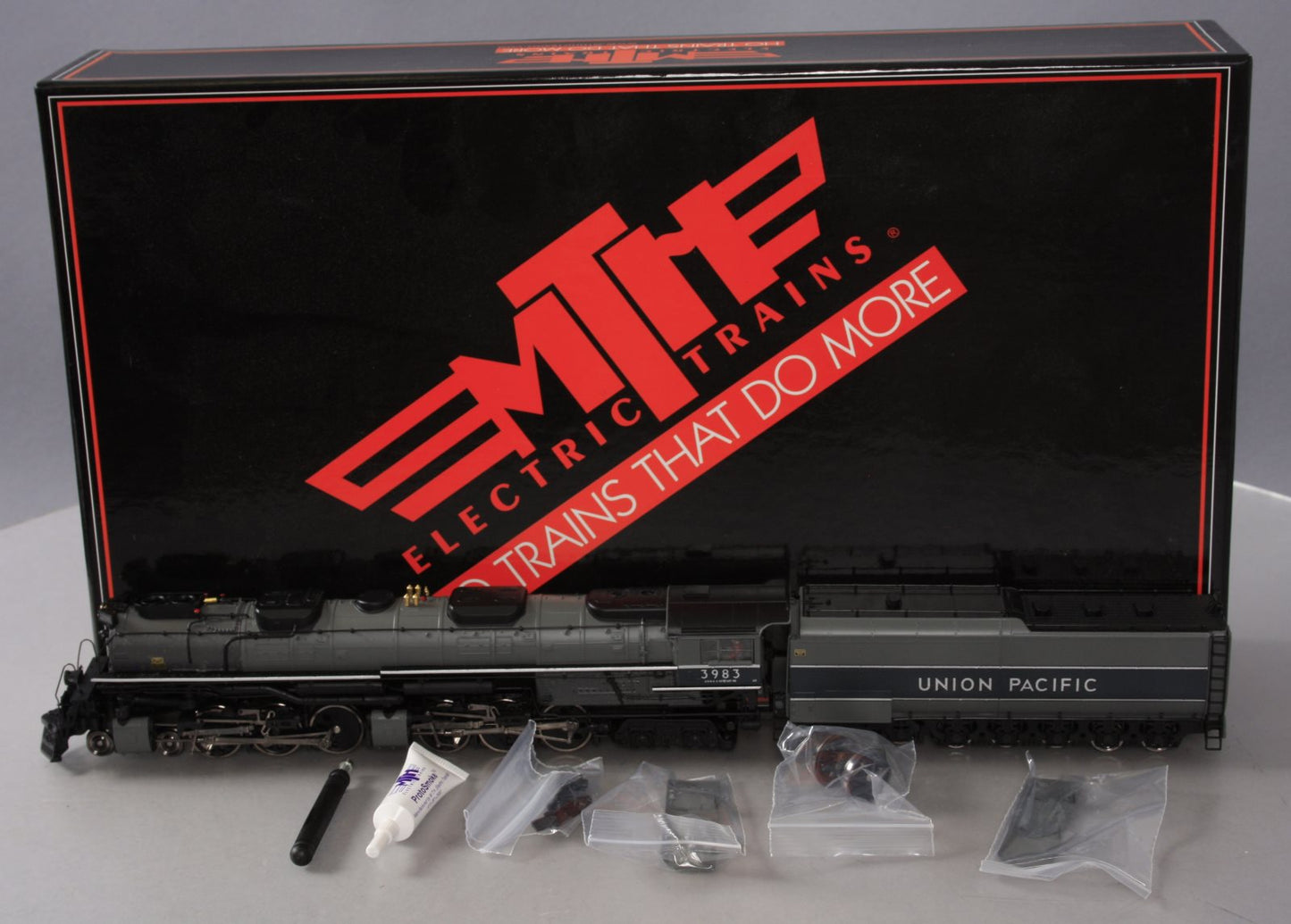 MTH 80-3159-1 Union Pacific HO Scale 4-6-6-4 Gray Challenger #3983