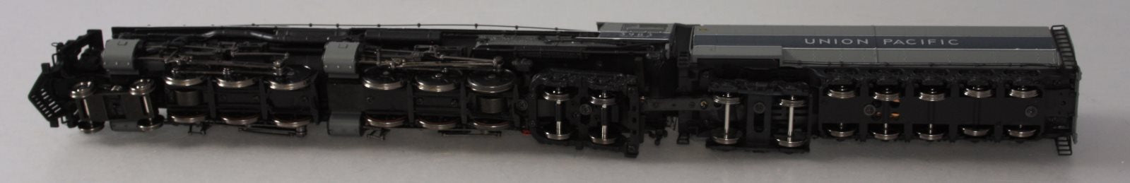 MTH 80-3159-1 Union Pacific HO Scale 4-6-6-4 Gray Challenger #3983