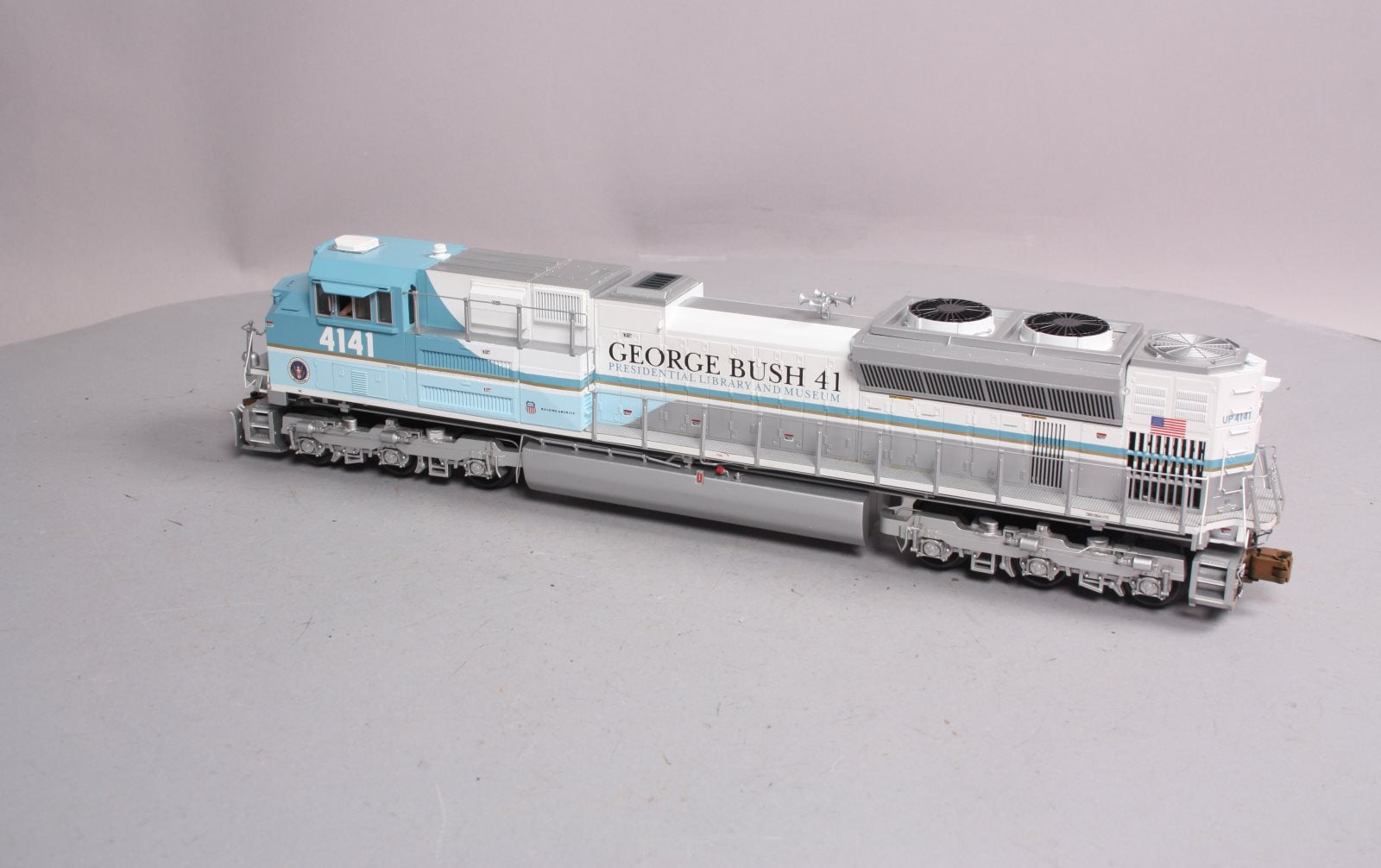 MTH 20-2828-1 O George H. Bush SD70ACe Diesel Engine w/PS 2.0 #4141 (Hi-Rail)