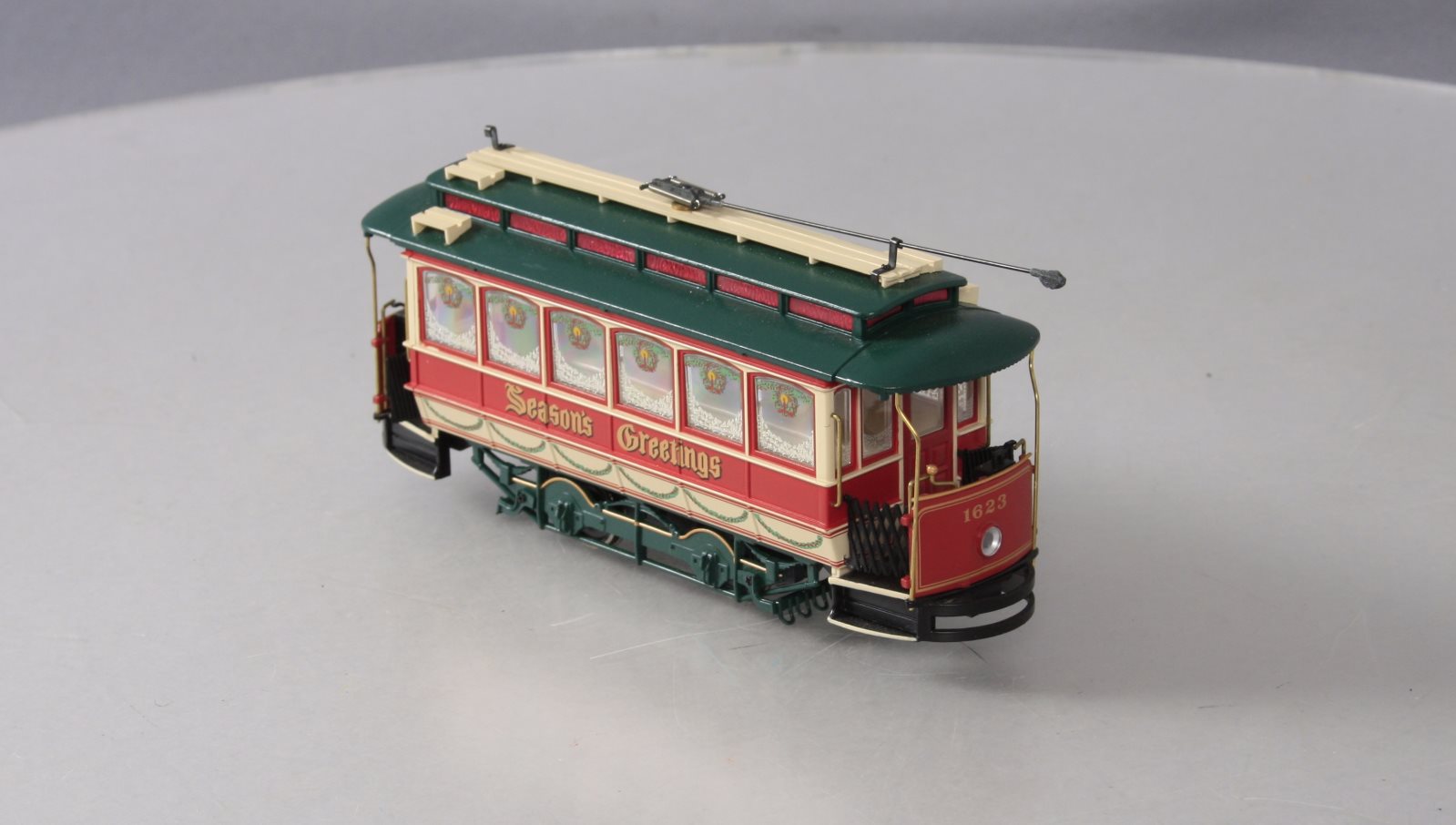 Bachmann Spectrum 25127 On30 Scale Closed Christmas Street Car NIB