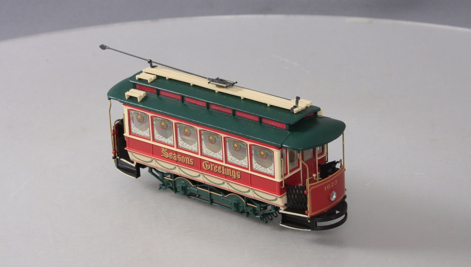 Bachmann Spectrum 25127 On30 Scale Closed Christmas Street Car NIB