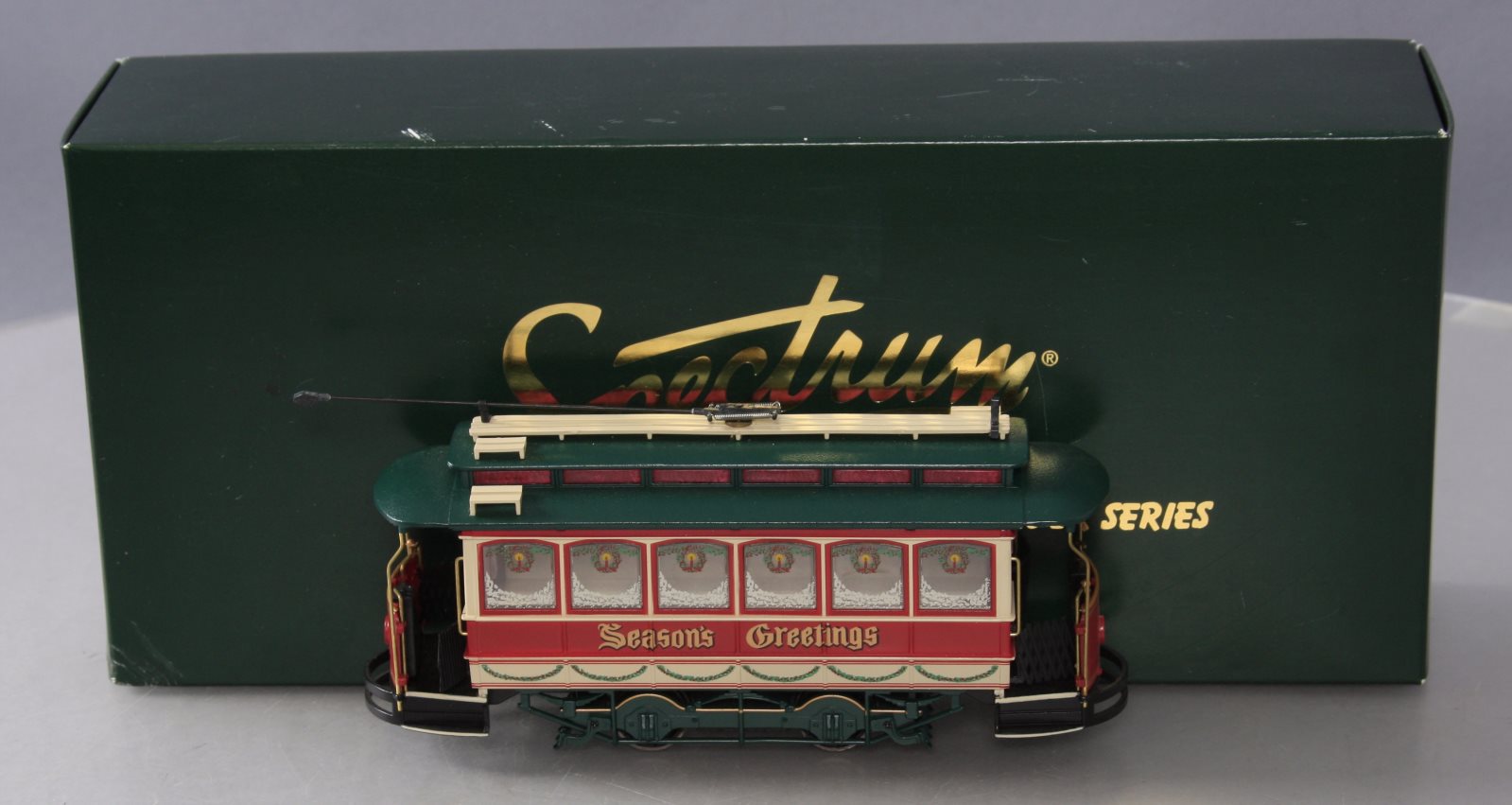 Bachmann Spectrum 25127 On30 Scale Closed Christmas Street Car NIB