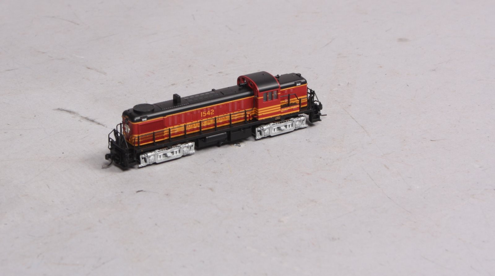 Atlas 40003041 N Boston & Maine RS-3 Locomotives (Maroon/Gold) #1542