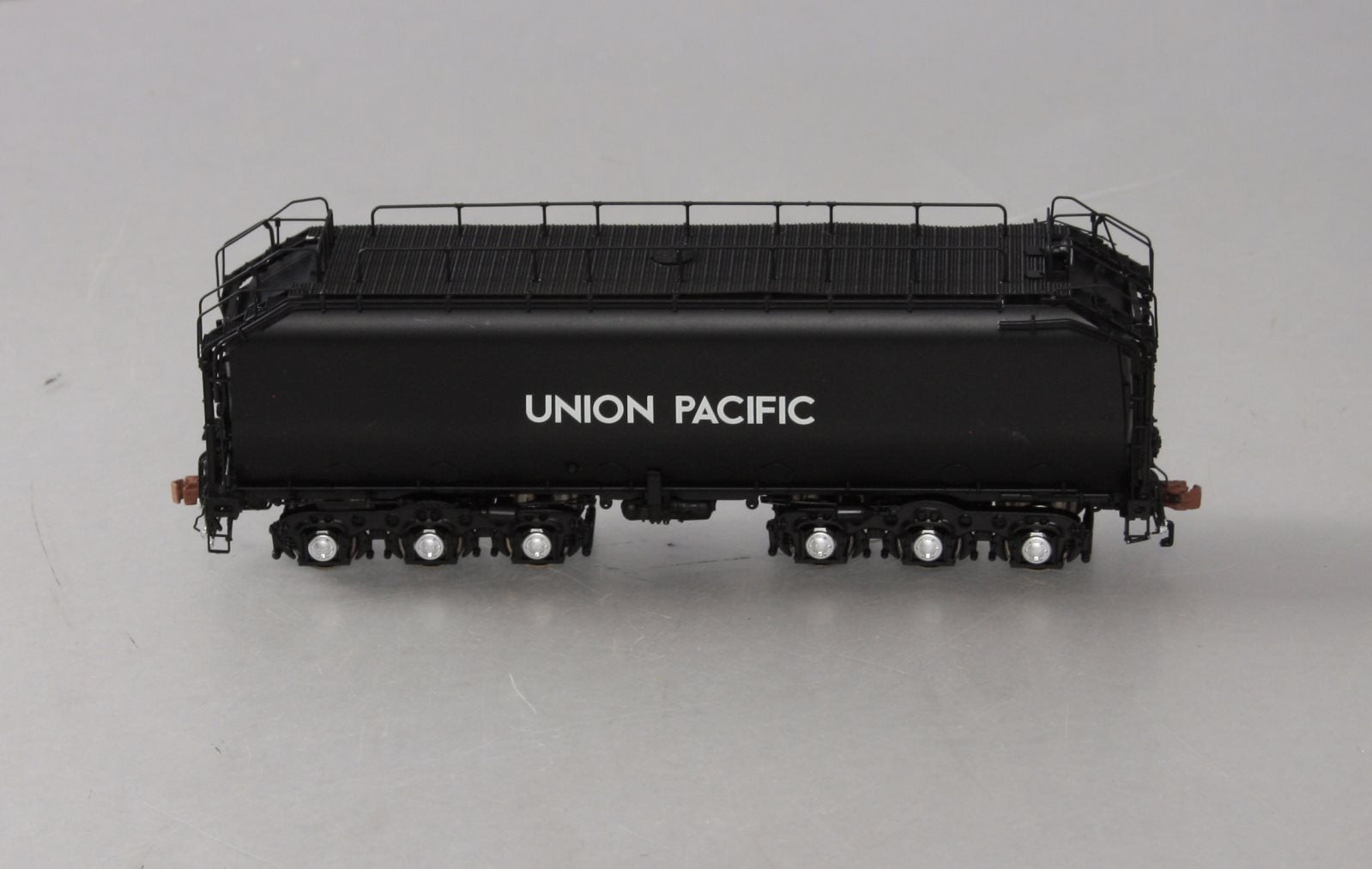 Scale Trains SXT30018 HO Scale Union Pacific Early Water Tender #907853