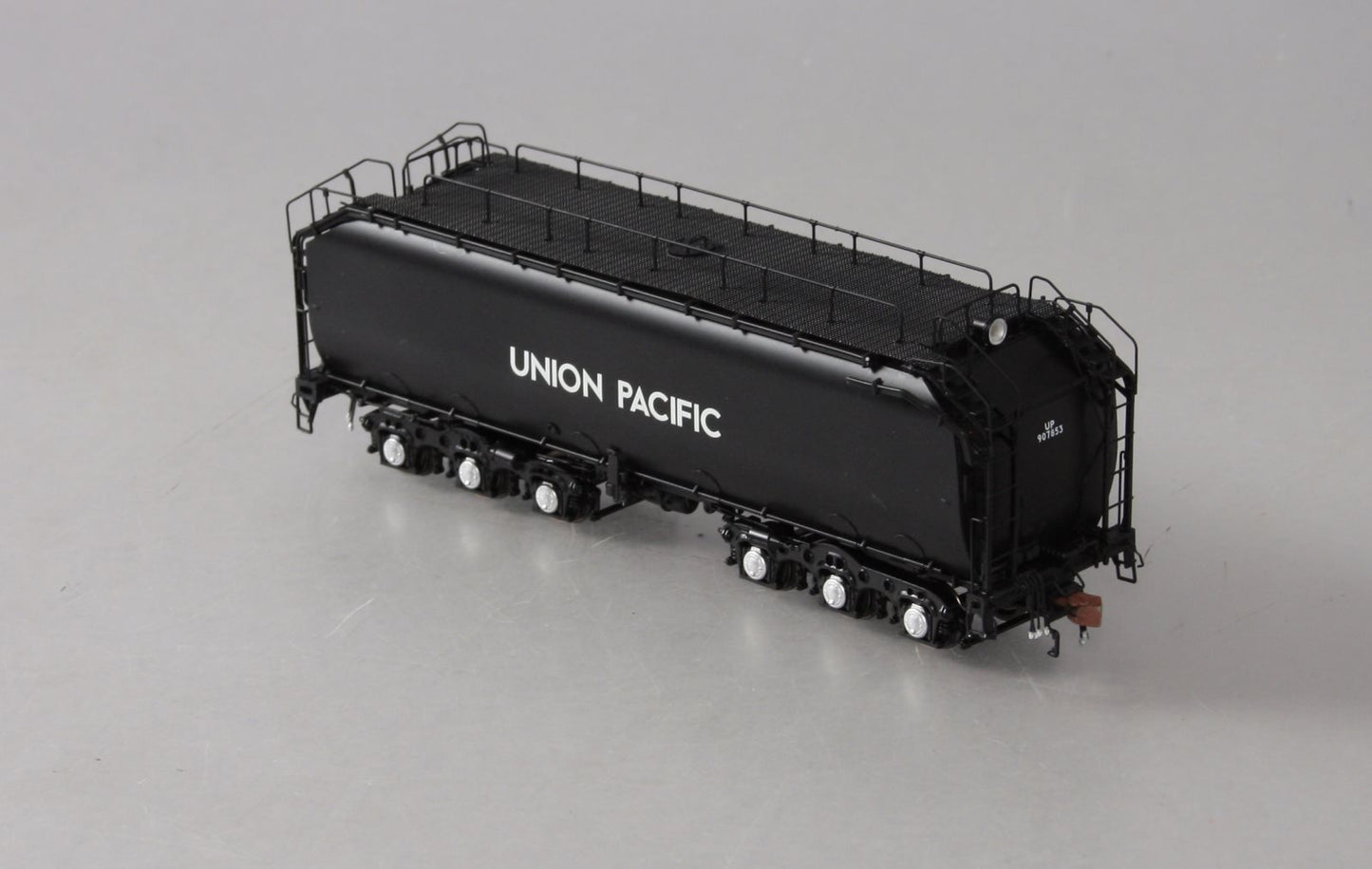 Scale Trains SXT30018 HO Scale Union Pacific Early Water Tender #907853
