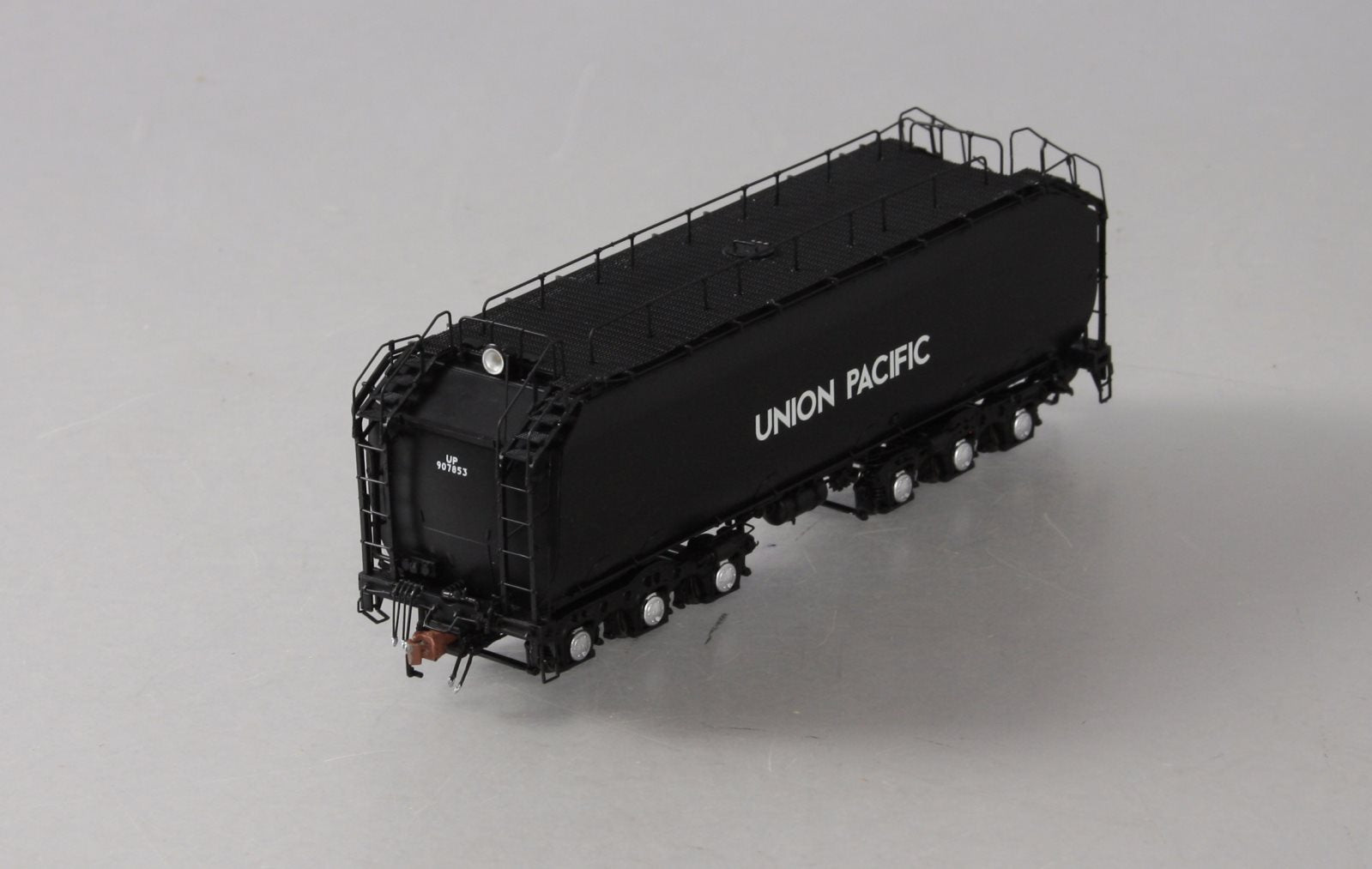 Scale Trains SXT30018 HO Scale Union Pacific Early Water Tender #907853