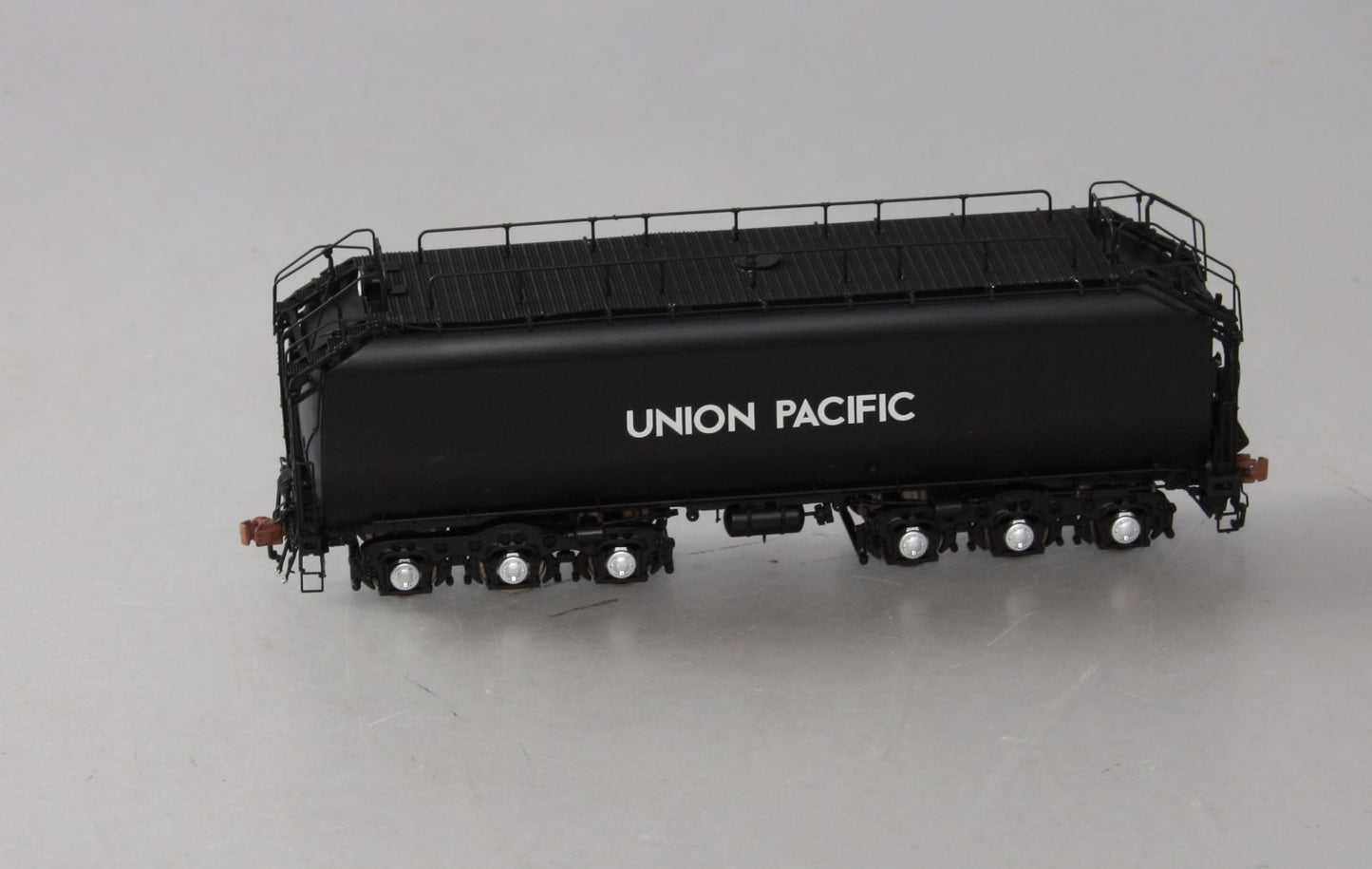 Scale Trains SXT30018 HO Scale Union Pacific Early Water Tender #907853