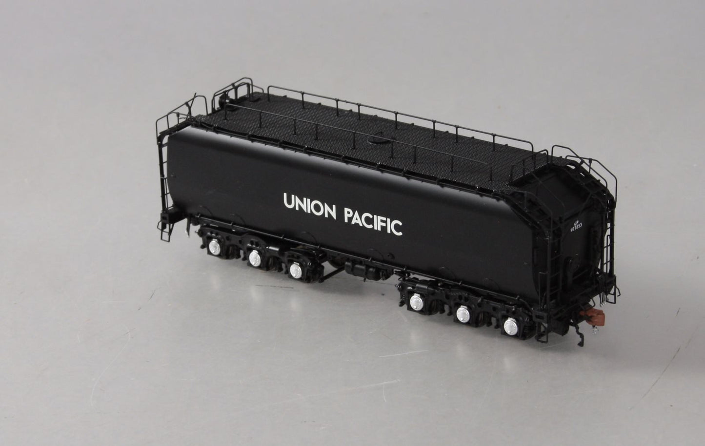 Scale Trains SXT30018 HO Scale Union Pacific Early Water Tender #907853