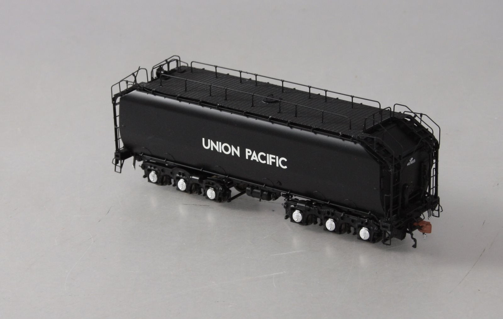 Scale Trains SXT30018 HO Scale Union Pacific Early Water Tender #907853