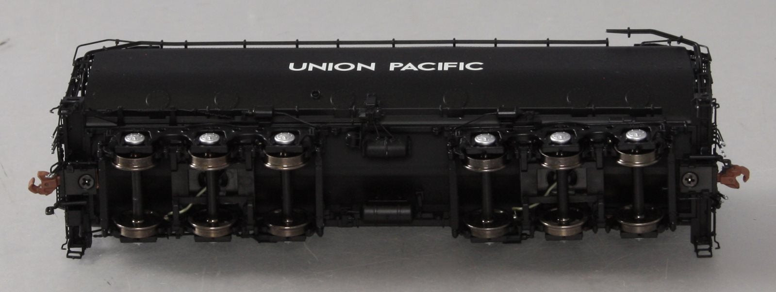 Scale Trains SXT30018 HO Scale Union Pacific Early Water Tender #907853