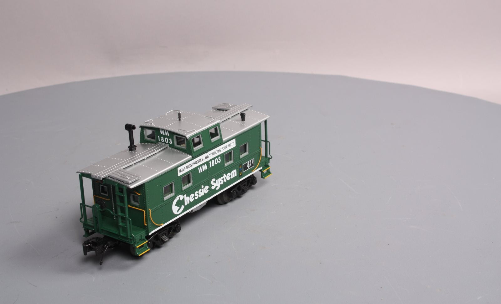 MTH 20-91343 STEEL CABOOSE - CENTER CUPOLA CHESSIE
