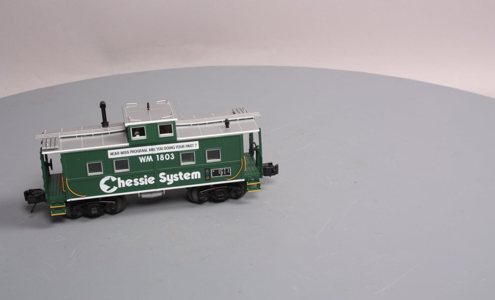 MTH 20-91343 STEEL CABOOSE - CENTER CUPOLA CHESSIE