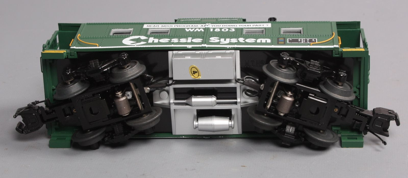 MTH 20-91343 STEEL CABOOSE - CENTER CUPOLA CHESSIE