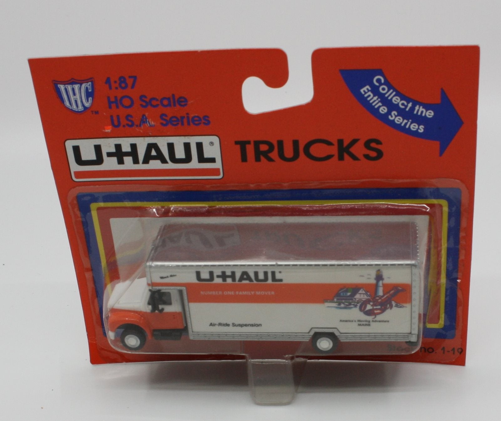 IHC 1-19 HO Scale USA Series Maine 26' U-Haul Moving Truck