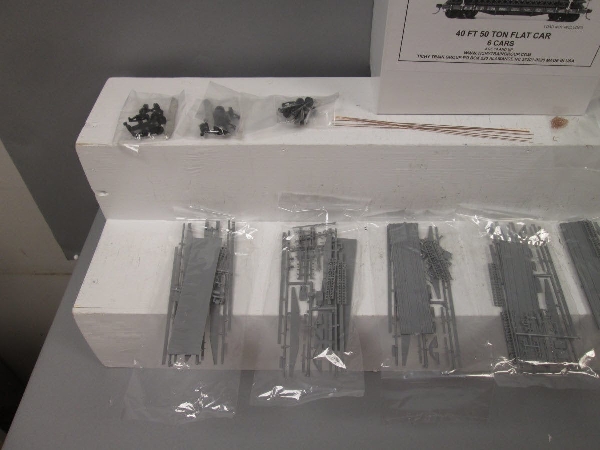 Tichy 6021 HO Scale AC&F Flatcar 40'' 50-Ton Undecorated Kit (Set of 6) NIB