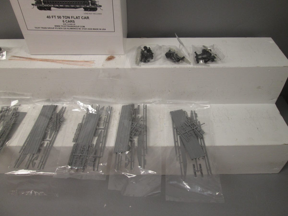 Tichy 6021 HO Scale AC&F Flatcar 40'' 50-Ton Undecorated Kit (Set of 6) NIB