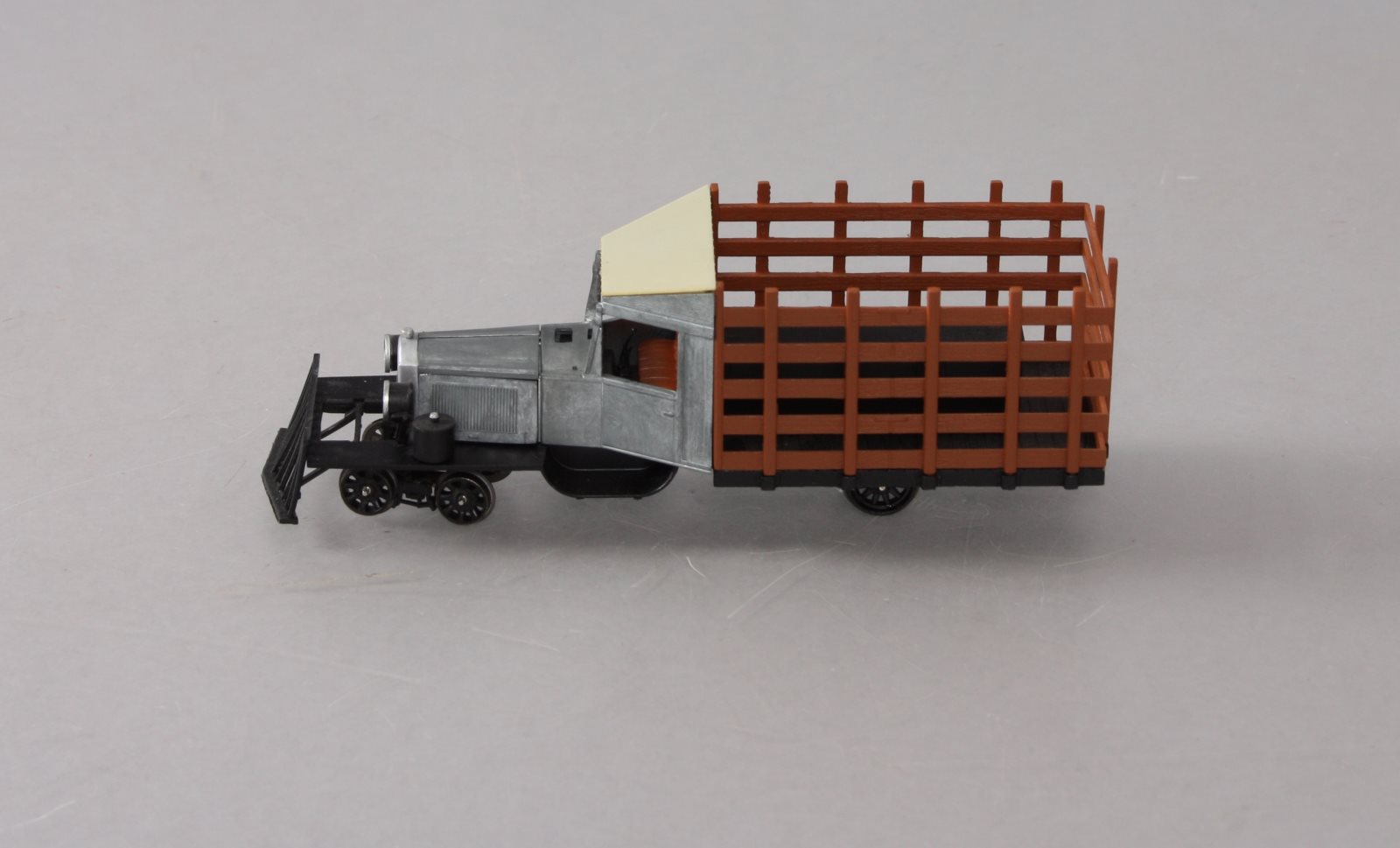 Bachmann 29199 On30 Painted & Unlettered Rail Truck w/DCC (gray)