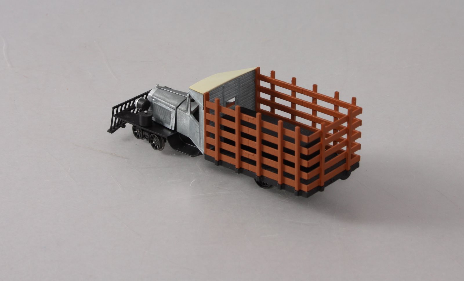 Bachmann 29199 On30 Painted & Unlettered Rail Truck w/DCC (gray)
