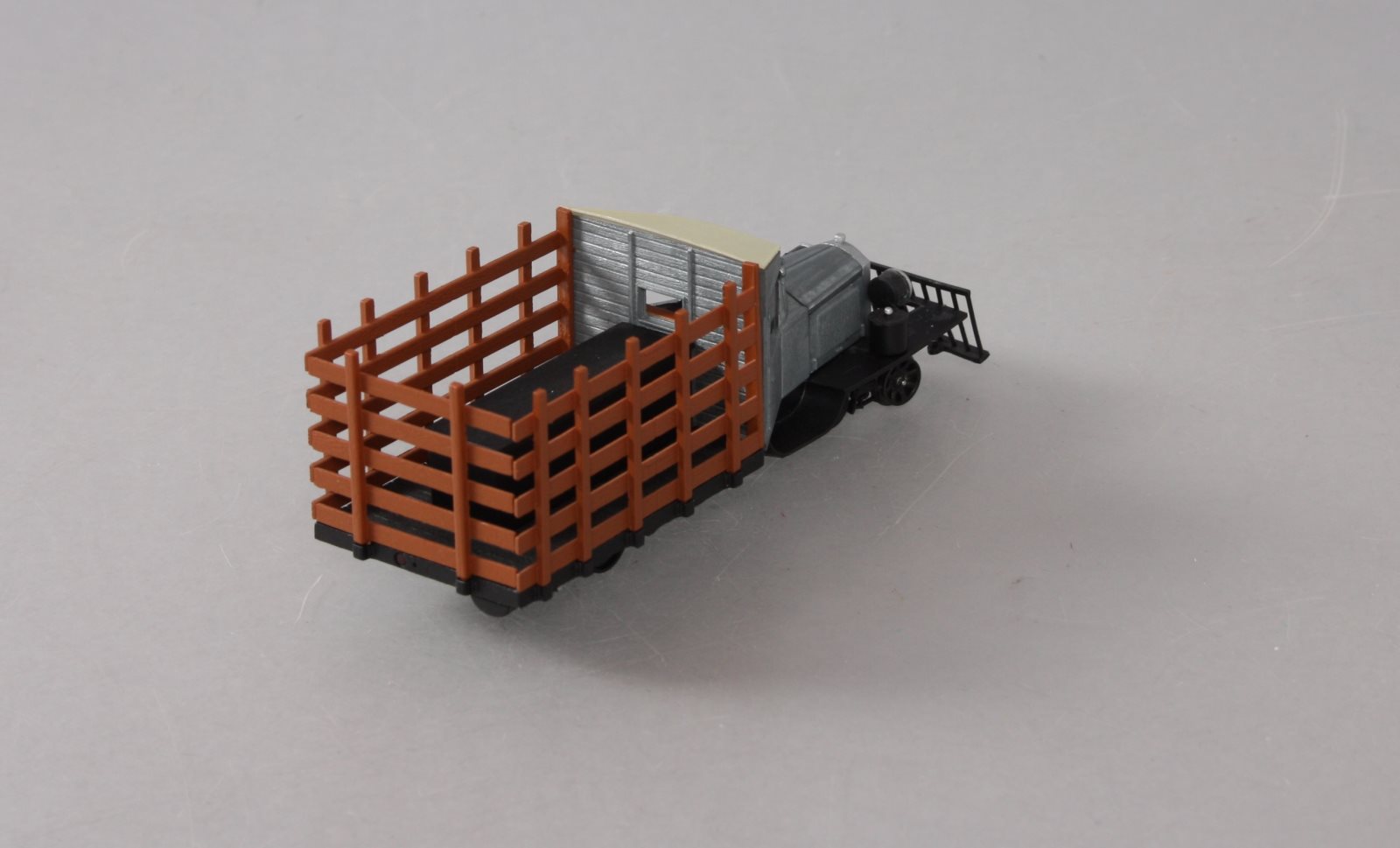 Bachmann 29199 On30 Painted & Unlettered Rail Truck w/DCC (gray)