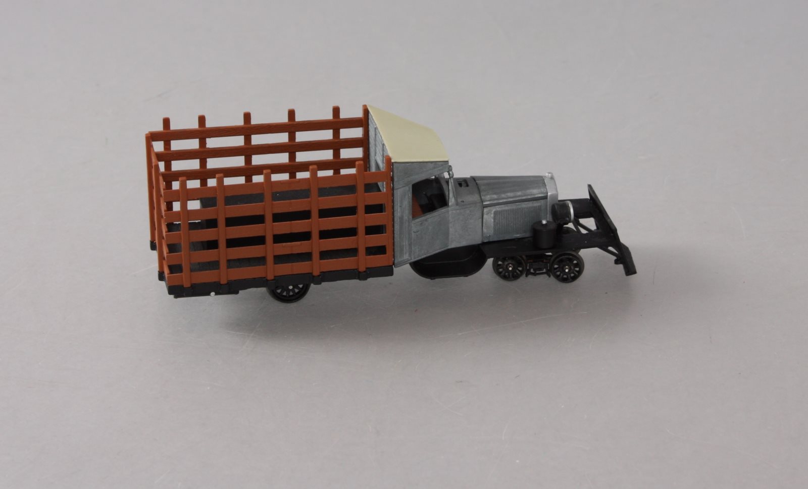 Bachmann 29199 On30 Painted & Unlettered Rail Truck w/DCC (gray)