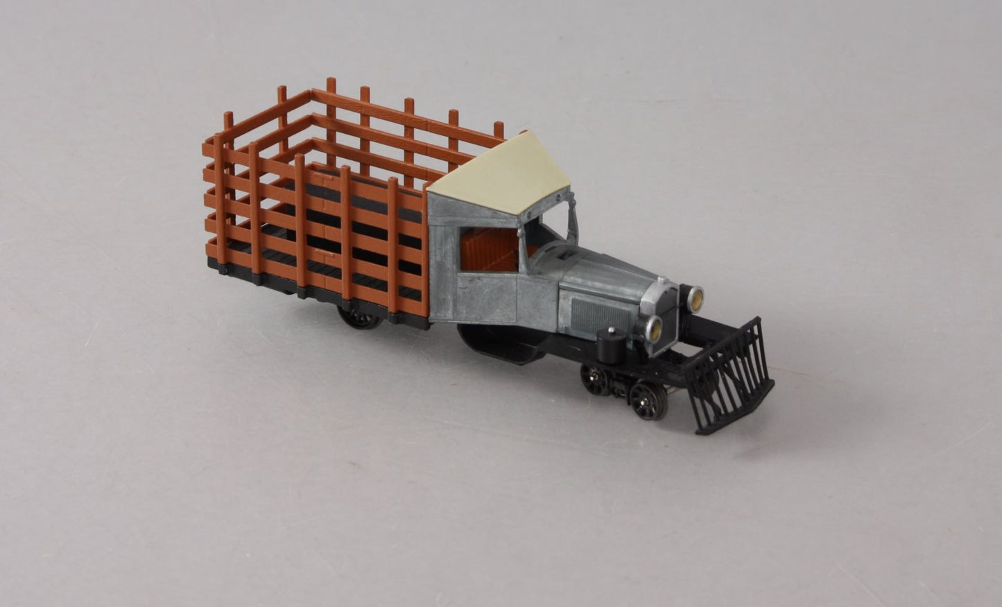 Bachmann 29199 On30 Painted & Unlettered Rail Truck w/DCC (gray)