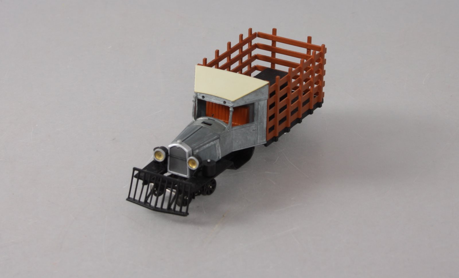 Bachmann 29199 On30 Painted & Unlettered Rail Truck w/DCC (gray)