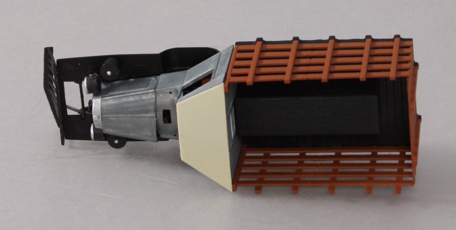 Bachmann 29199 On30 Painted & Unlettered Rail Truck w/DCC (gray)