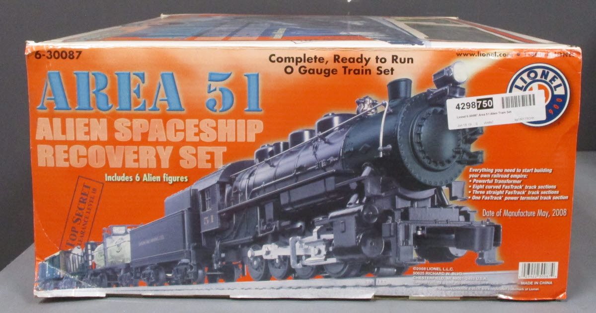 Lionel 6-30087 O Gauge Area 51 Alien Spaceship Recovery Steam Train Set NIB