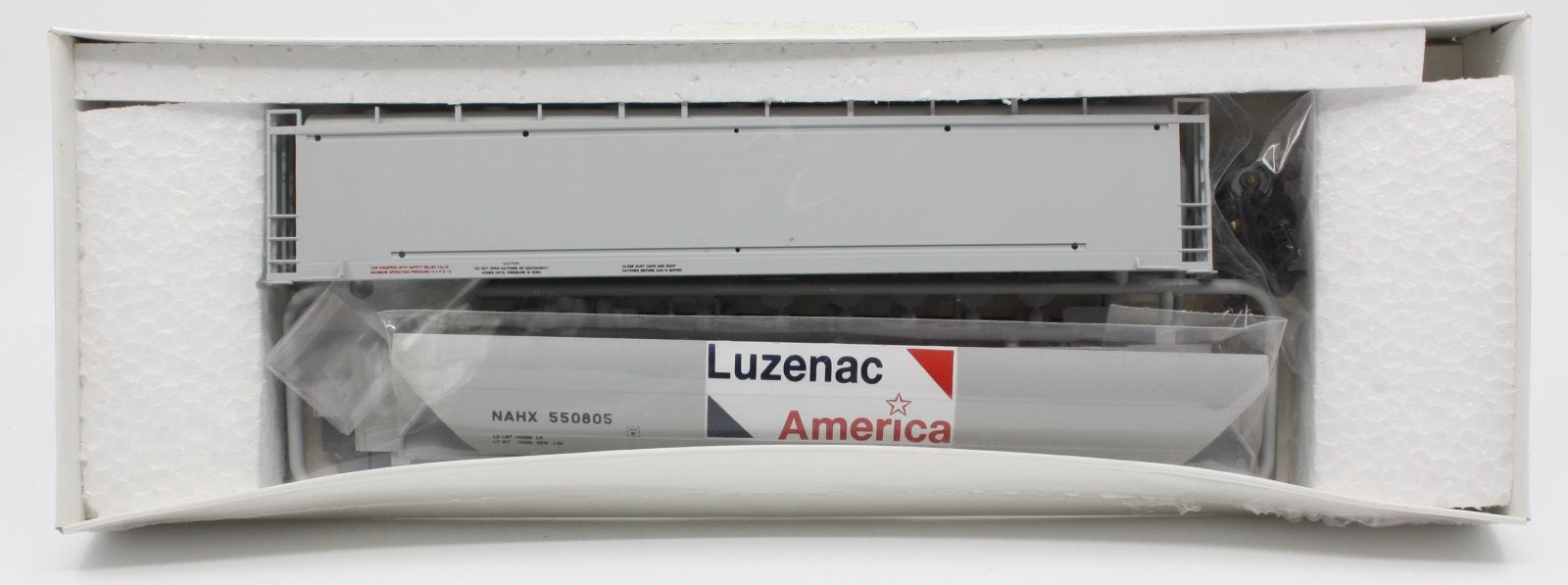 Walthers 932-5805 HO PD Covered Hopper Luzenac Kit