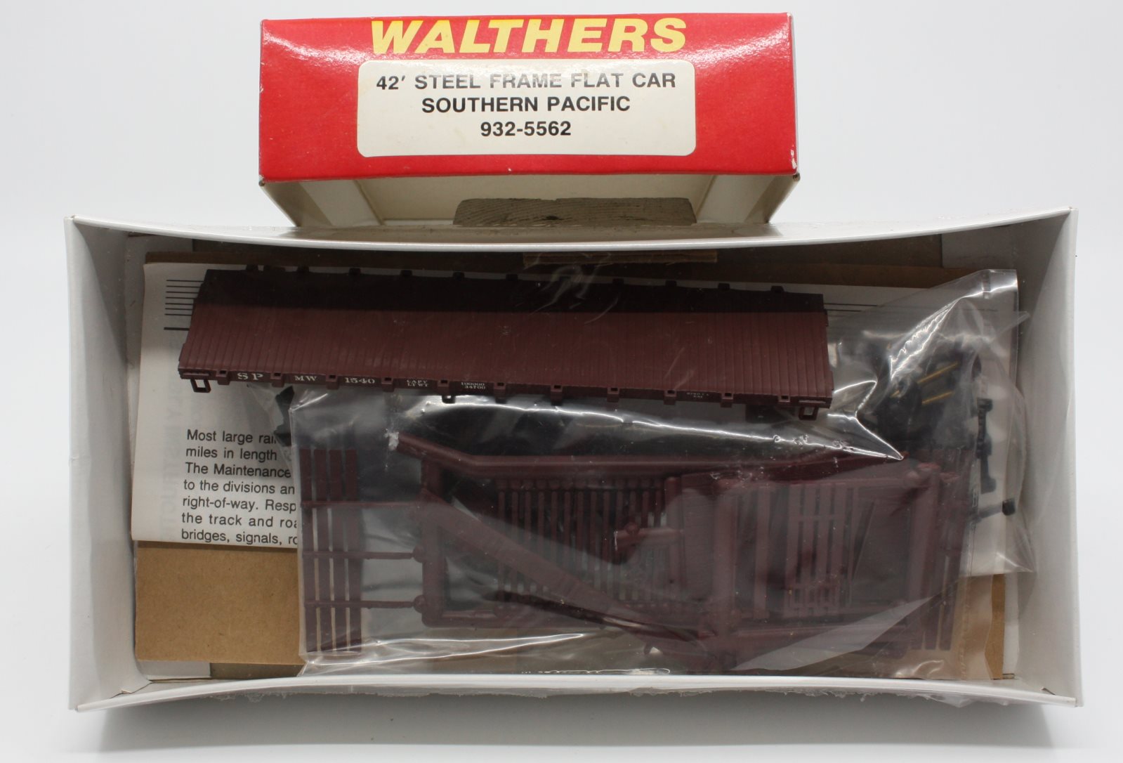 Walthers 932-5562 HO 42' Southern Pacific Steel Frame Flat Car