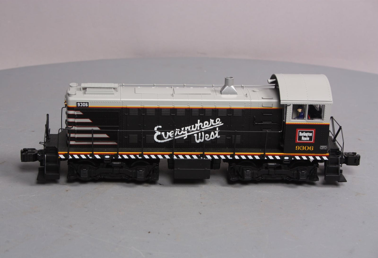 Lionel 6-82114 Burlington Legacy S2 Diesel Switcher #9306 EX/Box
