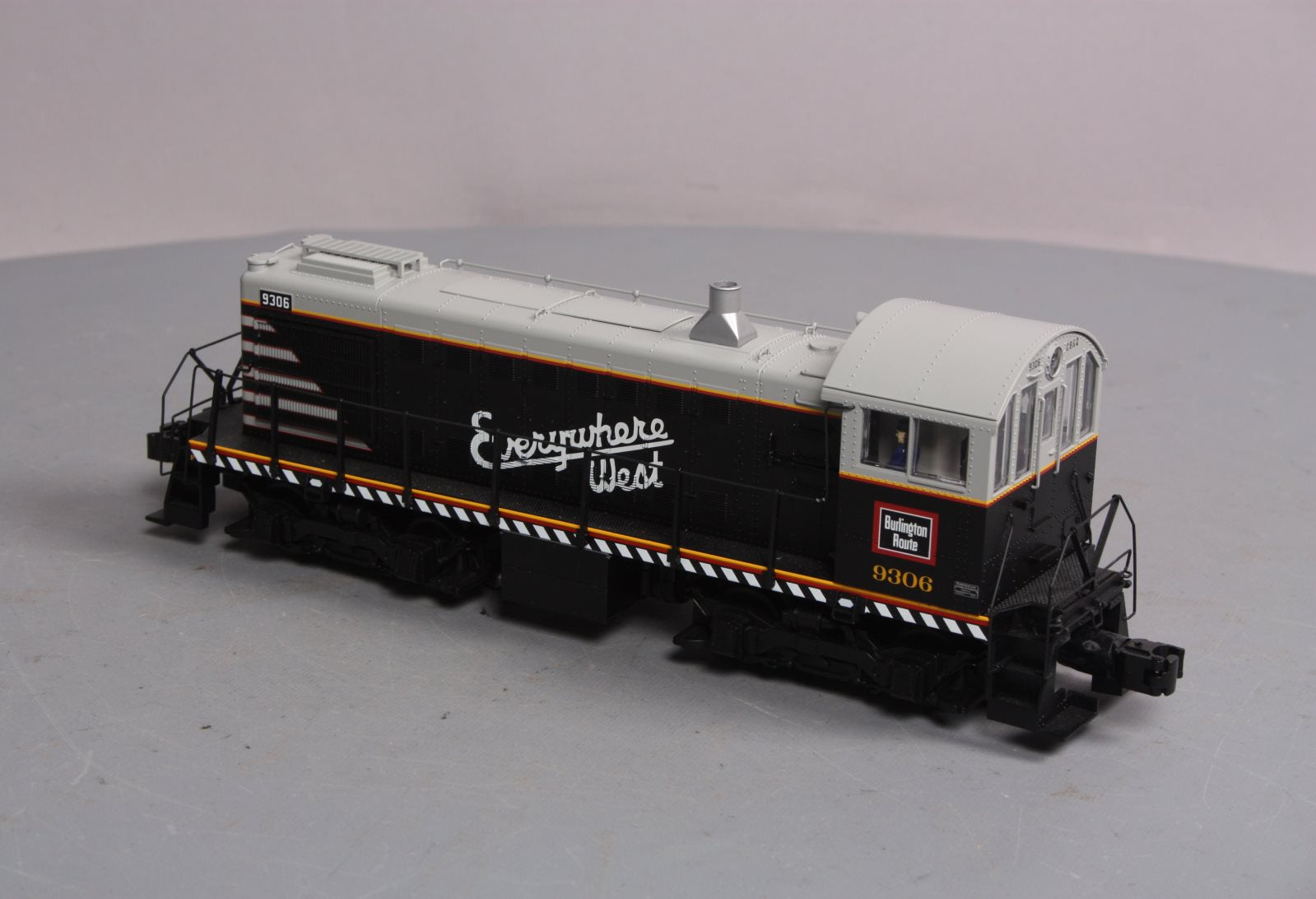 Lionel 6-82114 Burlington Legacy S2 Diesel Switcher #9306 EX/Box