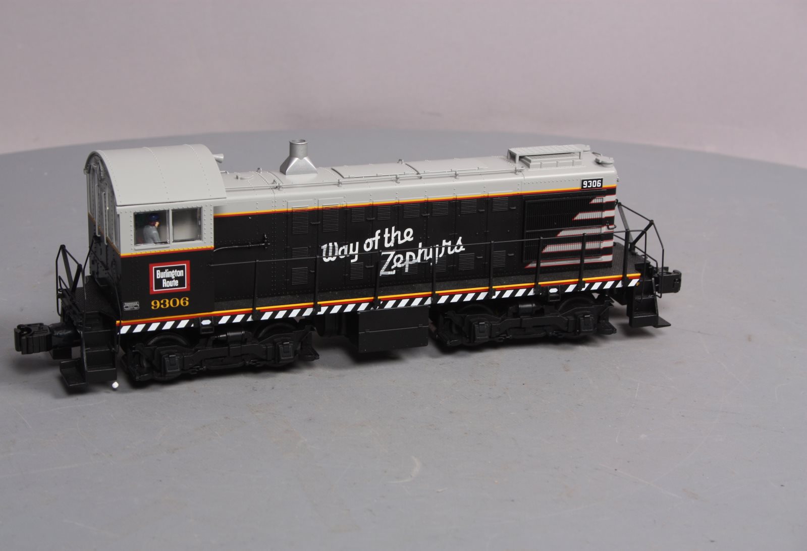 Lionel 6-82114 Burlington Legacy S2 Diesel Switcher #9306 EX/Box