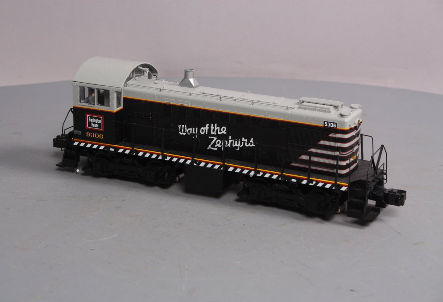 Lionel 6-82114 Burlington Legacy S2 Diesel Switcher #9306 EX/Box