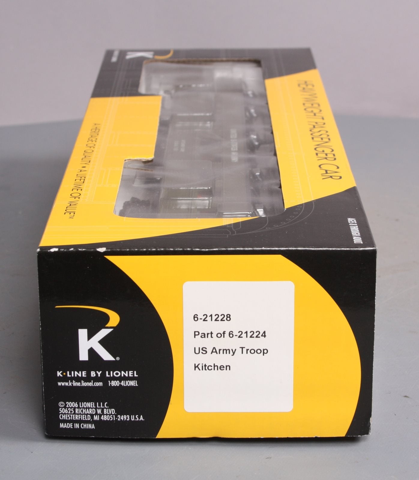Lionel 6-21228 O Gauge US Army Troop Kitchen Passenger Car #110 NIB